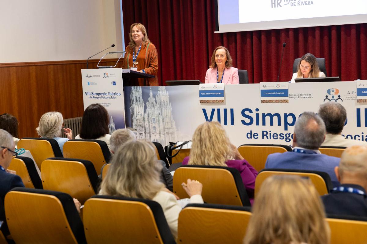 Imaxe da participación da  Xerente do Issga no Simposio