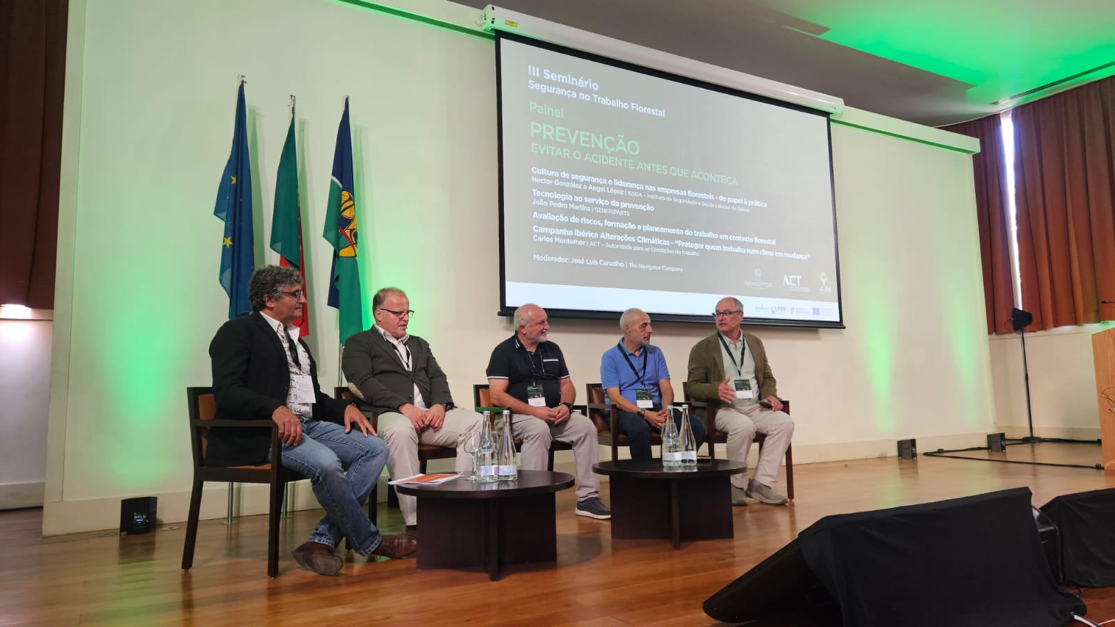 Participación do Issga a cargo de de Ángel López, xefe do centro territorial do Issga en Ourense, e de Héctor González, xefe da Área Técnica de Seguridade no Traballo e Hixiene Industrial do mesmo centro territorial.