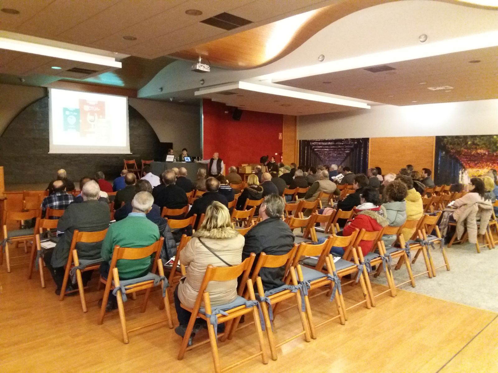 Impartimos en Cambados una jornada sobre la prevención de riesgos laborales al sector vitivinícola