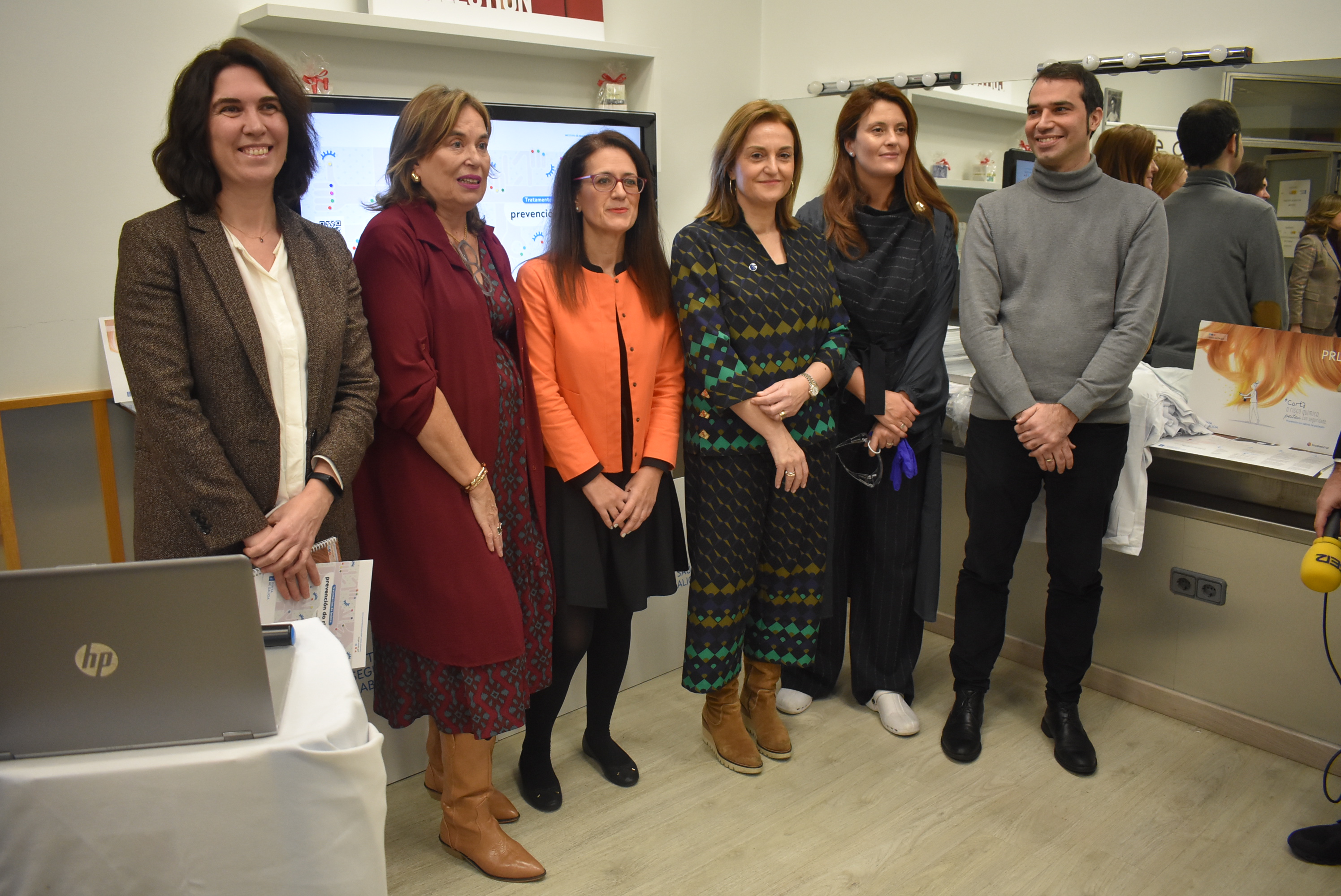 La Xunta conciencia sobre los daños que puede causar la manipulación inadecuada de los productos químicos empleados por los profesionales de los salones de belleza