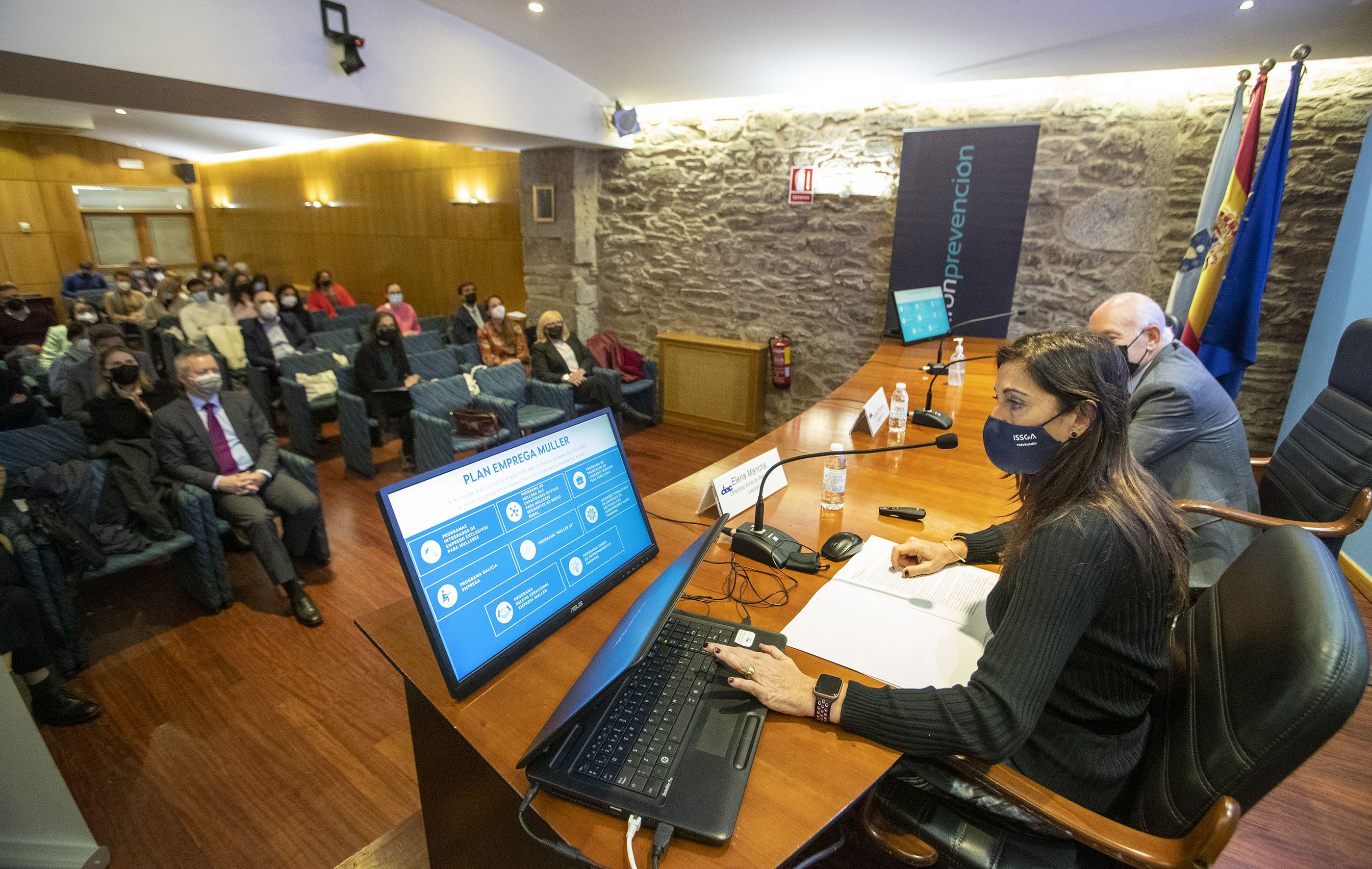 A Xunta márcase como prioridade a prevención de riscos laborais da muller en sectores feminizados