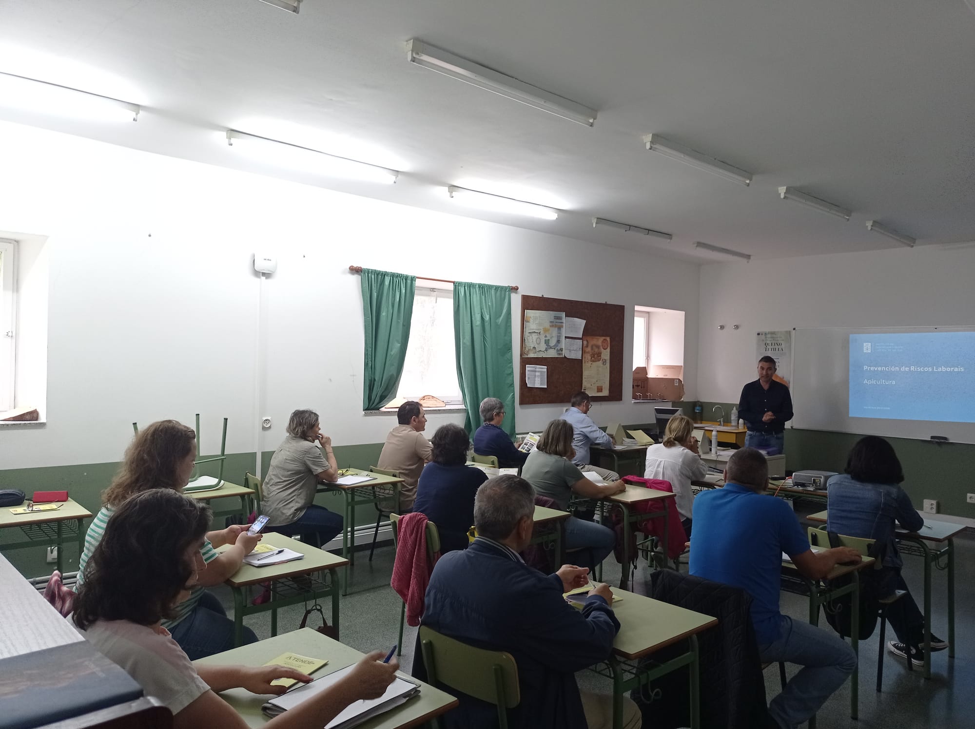A Xunta imparte en Boqueixón un curso para a formación de asesores sobre prevención de riscos laborais na apicultura
